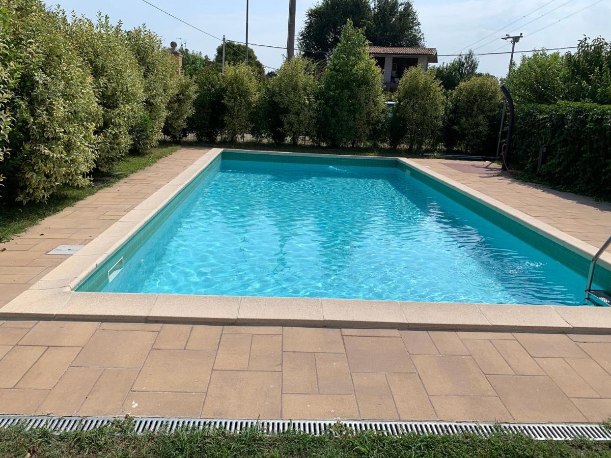 Charming Attic Apartment With Balcony & Swimming Pool Desenzano del Garda Esterno foto