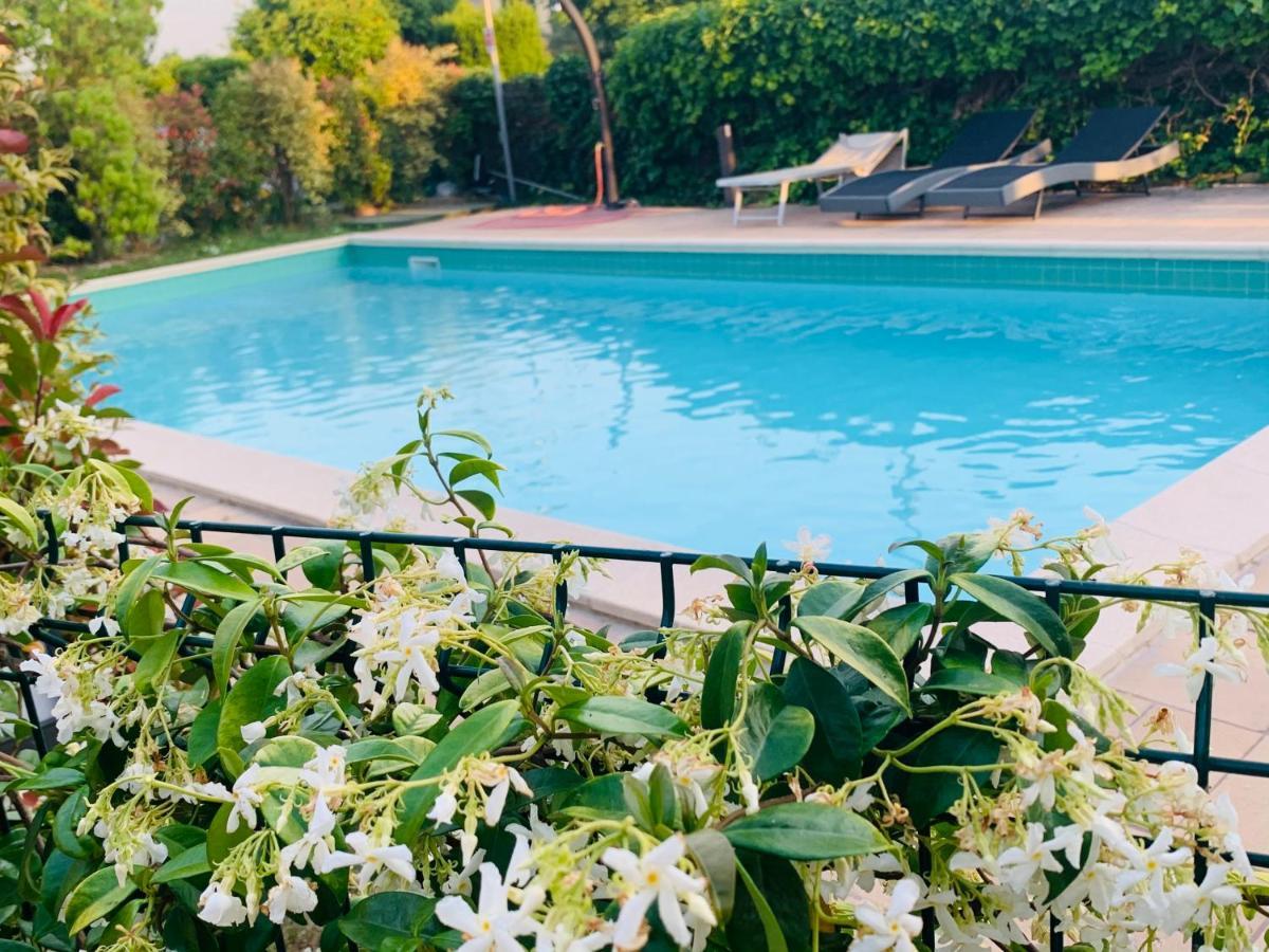 Charming Attic Apartment With Balcony & Swimming Pool Desenzano del Garda Esterno foto