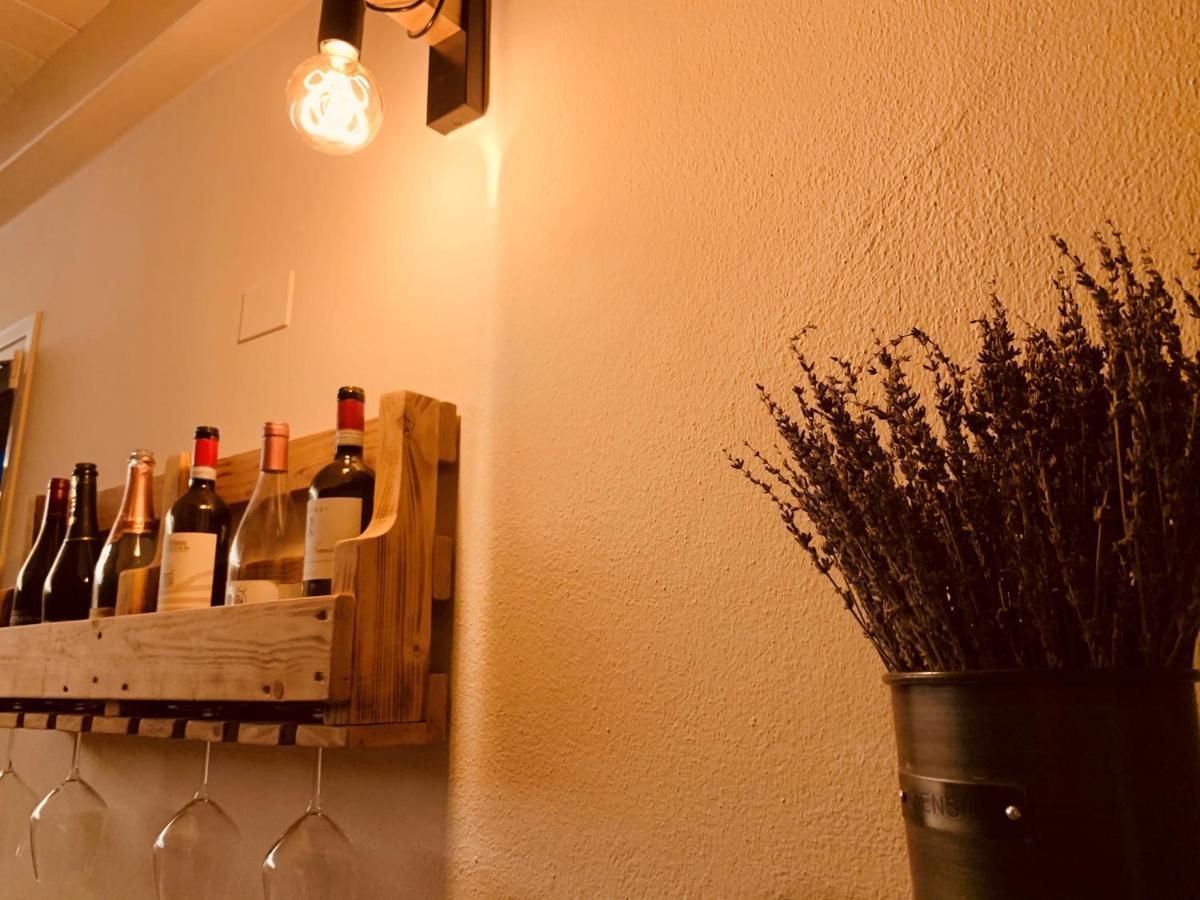 Charming Attic Apartment With Balcony & Swimming Pool Desenzano del Garda Esterno foto