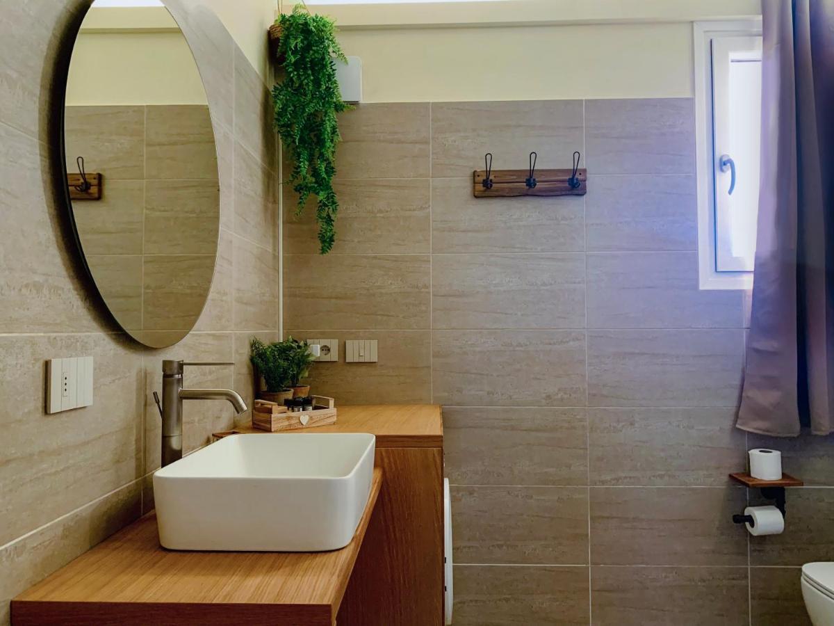 Charming Attic Apartment With Balcony & Swimming Pool Desenzano del Garda Esterno foto